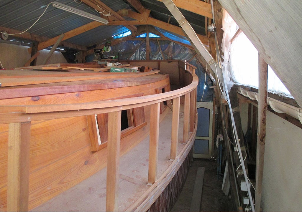 Deck, deckhouse and 'port holes'